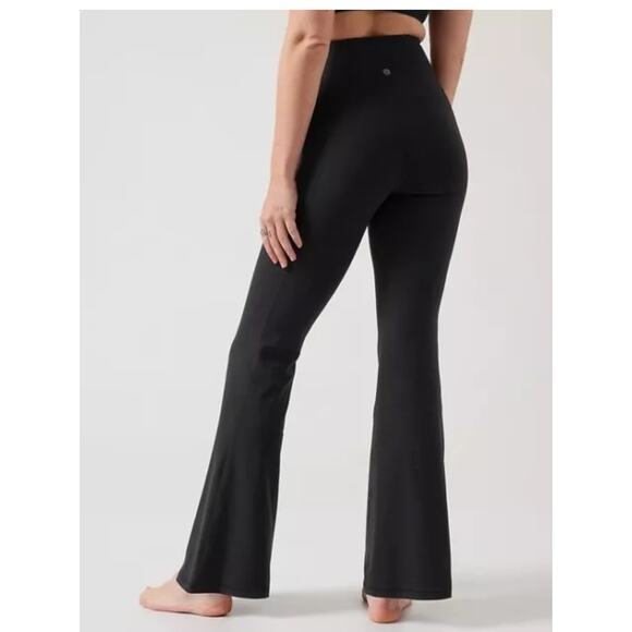 Athleta Salutation Stash High Rise Flare Pant Black Compression Waistband 1X - Picture 11 of 12